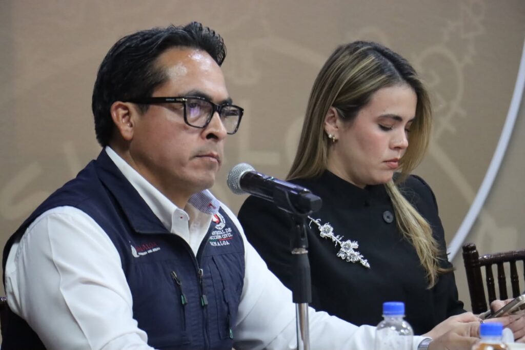 El huracán Simón se intensificó a categoría 1 y podría tocar tierra en el norte de Nayarit y el sur de Sinaloa entre la noche del domingo 11 y la madrugada del lunes 12 de octubre